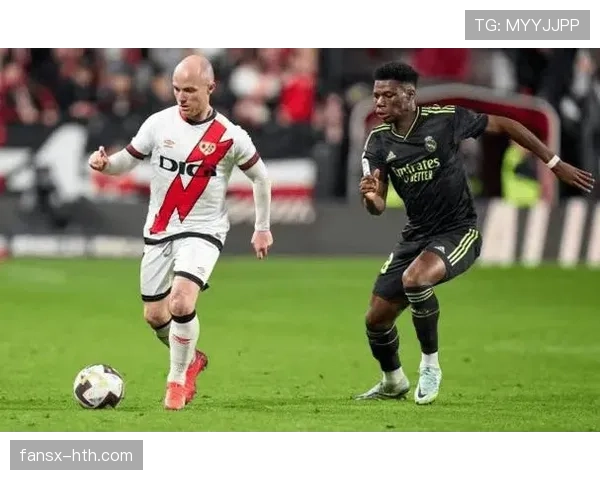 马尔蒂尼防守哲学重塑绿茵防线：经典理念与现代战术的融合之道