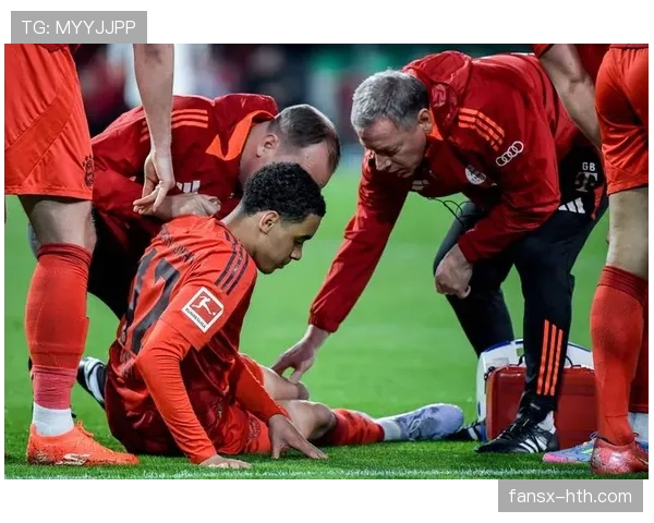 拜仁防守体系漏洞频出,防线稳定性已对赛季关键战能力形成考验 拜仁防守体系漏洞频出,防线稳定性已对赛季关键战能力形成考验